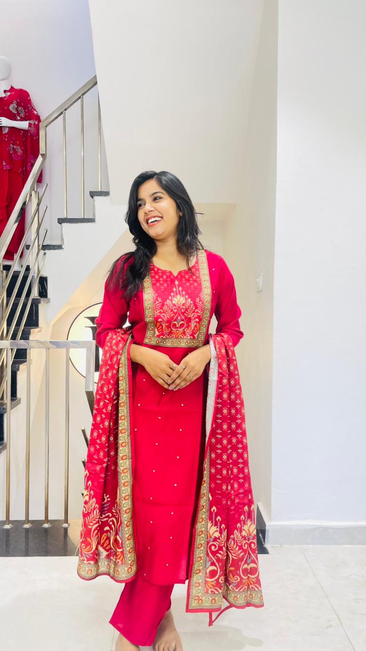 Must have Red Kurti set with heavy dupatta
