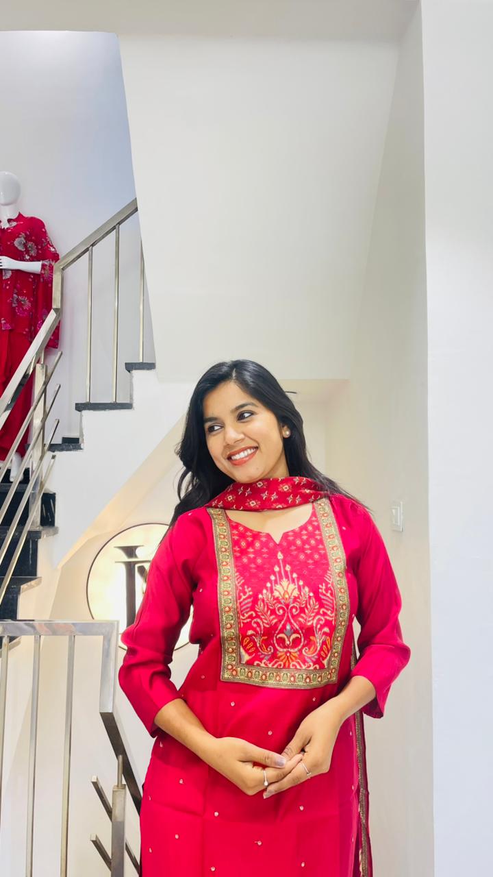 Must have Red Kurti set with heavy dupatta