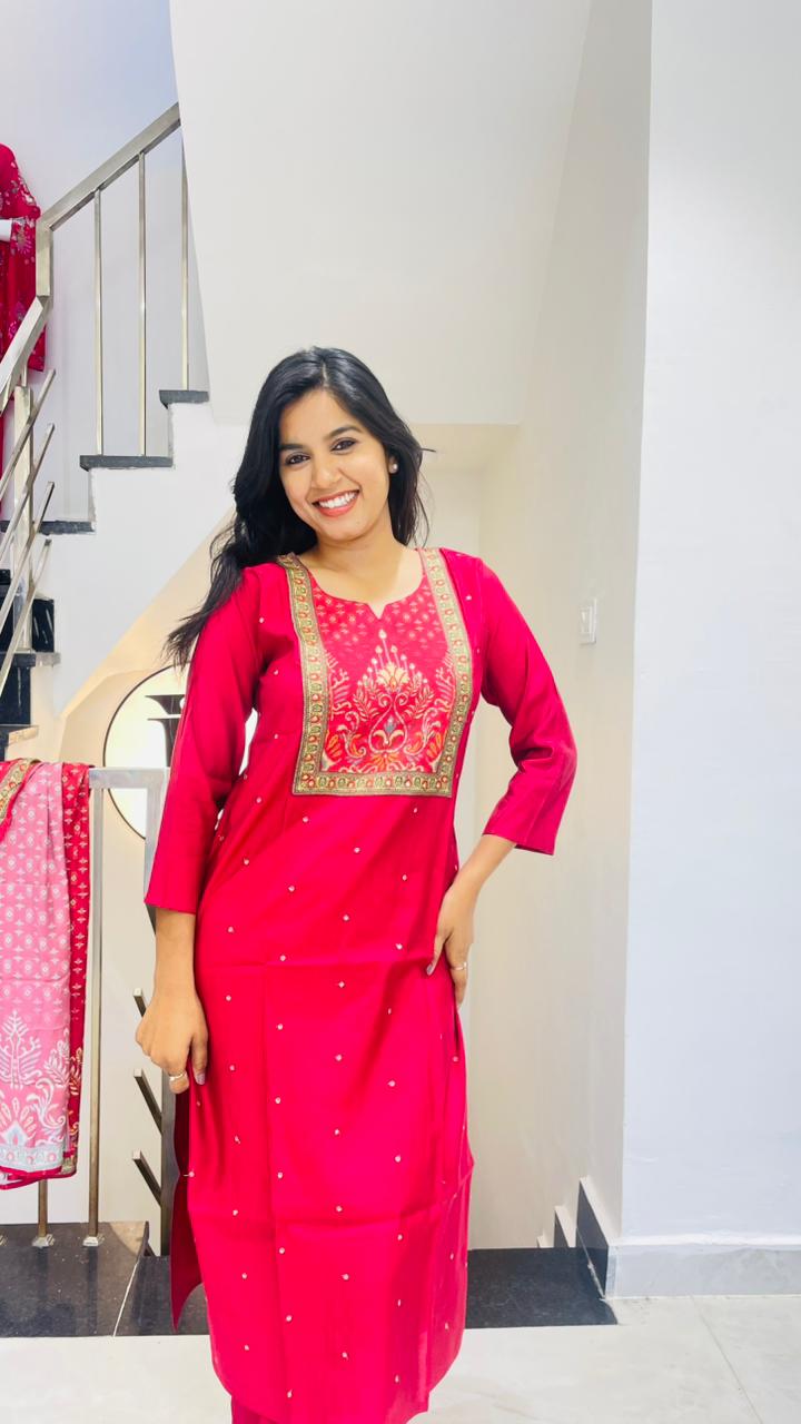 Must have Red Kurti set with heavy dupatta