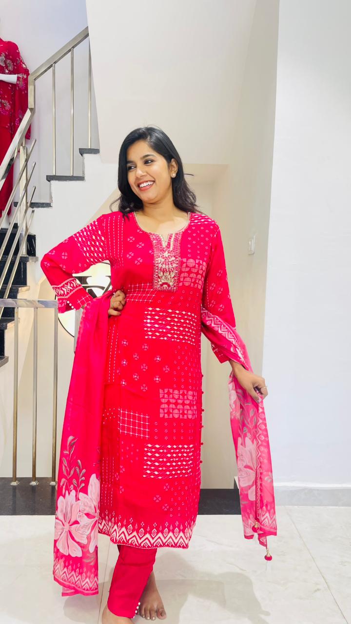 Premium Crape rani bandhni kurti set