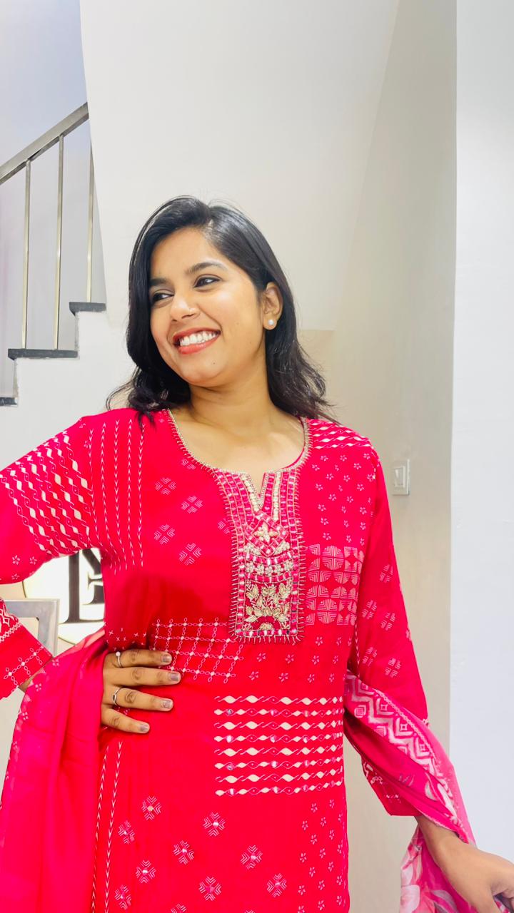 Premium Crape rani bandhni kurti set