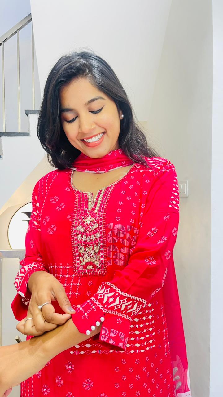 Premium Crape rani bandhni kurti set